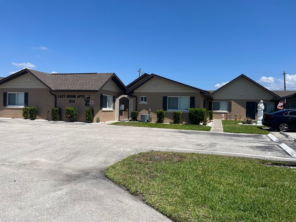 Lazy Heron Apartments in Cape Coral, FL - Foto de edificio