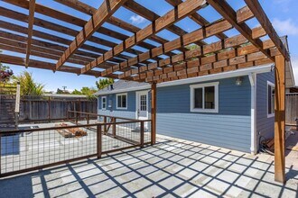 616 Redwood Ave in Redwood City, CA - Building Photo - Building Photo