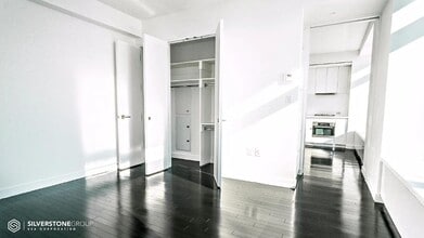 123 Washington St in New York, NY - Building Photo - Building Photo
