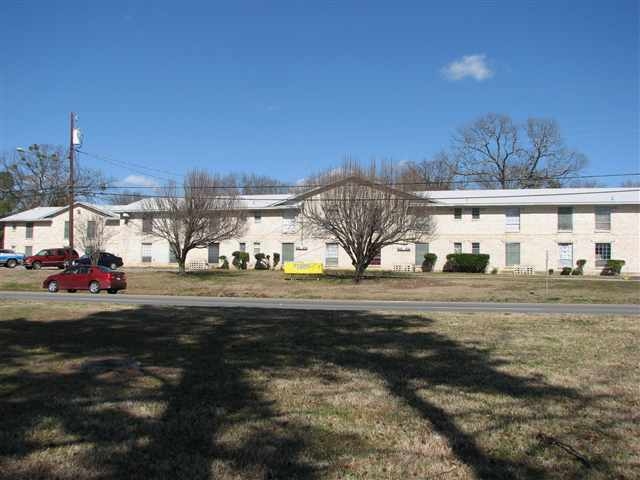 The Gardens Apartments in Paris, TX - Foto de edificio