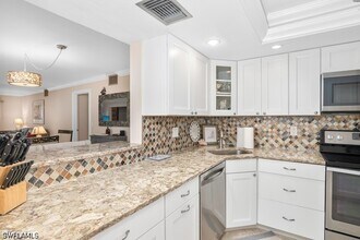 4300 Belair Ln in Naples, FL - Building Photo - Building Photo