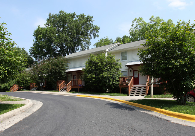 McCauley Trail Apartment in Chapel Hill, NC - Building Photo - Building Photo