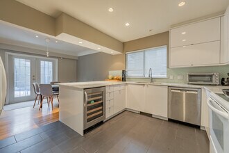 2280 McMullen Ave in Vancouver, BC - Building Photo - Building Photo