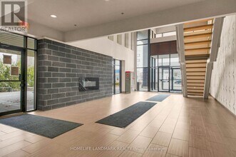 8-908 Hickory St W in Waterloo, ON - Building Photo - Building Photo