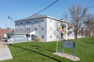 Woodfield Commons in Marshfield, WI - Building Photo