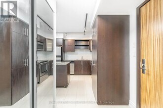 H-60 S Town Centre Blvd in Markham, ON - Building Photo - Building Photo