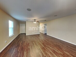 2711 Candleridge Drive in San Antonio, TX - Building Photo - Building Photo