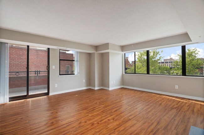 1633 Q Apartments in Washington, DC - Building Photo - Building Photo