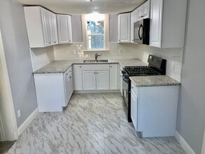 5068 W Mission Ave in Fresno, CA - Building Photo - Building Photo