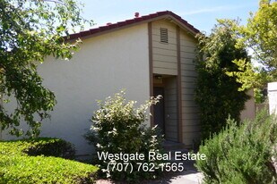 244 Park Pl Dr in Petaluma, CA - Building Photo