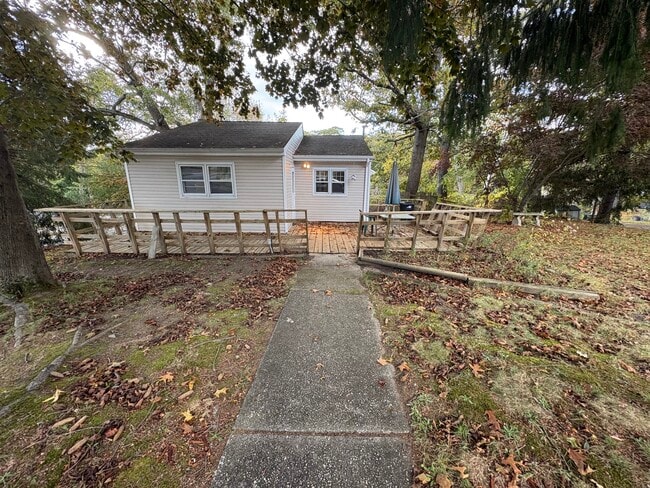 property at 2 Seawanhaka Ave