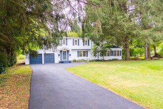 155 Penhurst Rd in Rochester, NY - Building Photo - Building Photo