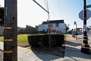 239 Armour Ave in South San Francisco, CA - Foto de edificio - Building Photo