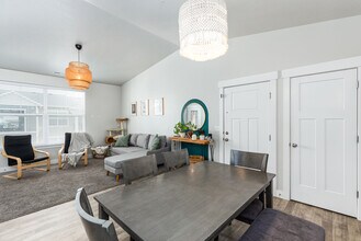 14472 S Selvig Way in Herriman, UT - Building Photo - Building Photo