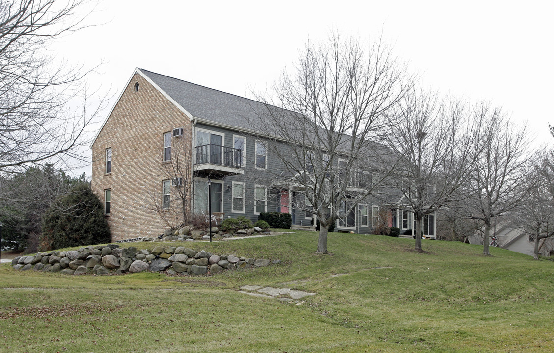 Settlers Woods in Madison, WI - Building Photo