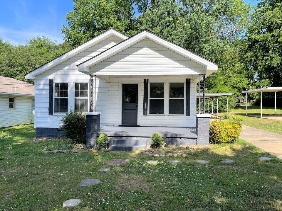 2508 Virginia Blvd NW in Huntsville, AL - Building Photo
