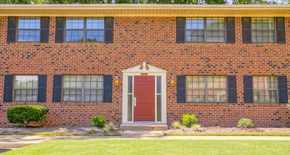 Mallory Apartments in Hampton, VA - Building Photo - Building Photo