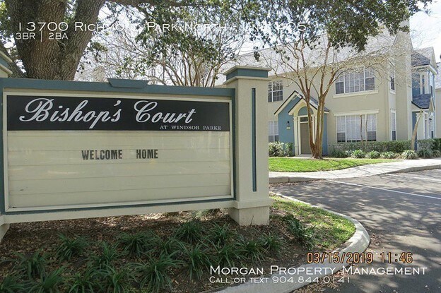 13700 Richmond Park Dr N