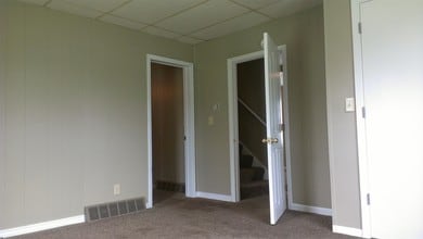 327 W Market St in Warrensburg, MO - Building Photo - Building Photo
