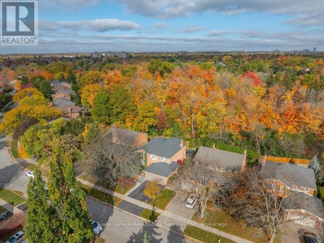 1189 Rushbrooke Dr in Oakville, ON - Building Photo - Building Photo