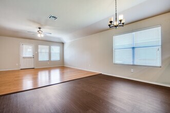 805 Canyon Pl in Desoto, TX - Foto de edificio - Building Photo
