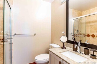 15805 W Waterside Cir-Unit -201 in Sunrise, FL - Building Photo - Building Photo