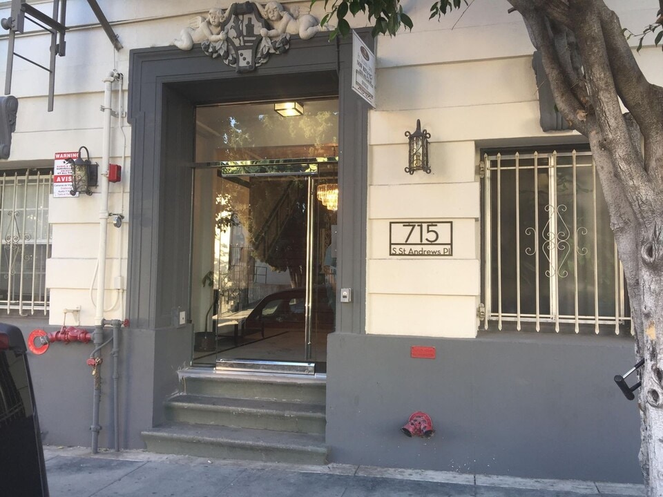 St. Andrews Manor Apartments - Charming Apartments in Los Angeles, CA - Building Photo