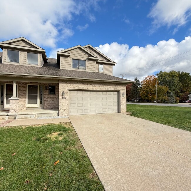 1589 Crystalline Dr SE in Caledonia, MI - Building Photo - Building Photo