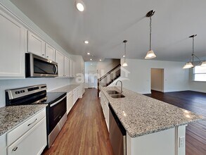 5956 Hagar Vly Dr in Nashville, TN - Foto de edificio - Building Photo
