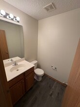 806 Waldo St in Polk City, IA - Foto de edificio - Building Photo