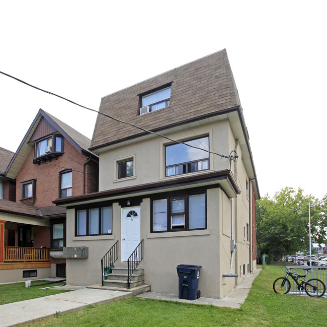 9 Harvard Ave in Toronto, ON - Building Photo - Primary Photo