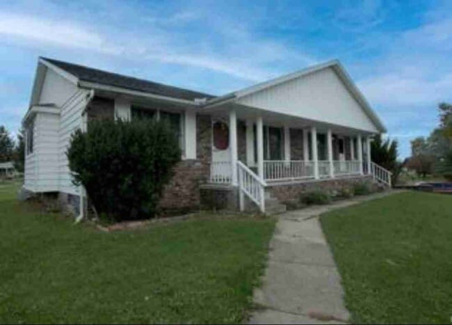 401 Georgia Pkwy in Washington, IL - Building Photo - Building Photo