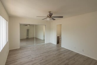 220 N Myers St in Burbank, CA - Building Photo - Building Photo