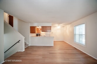 1158 Inverrary Ln in Deerfield, IL - Building Photo - Building Photo