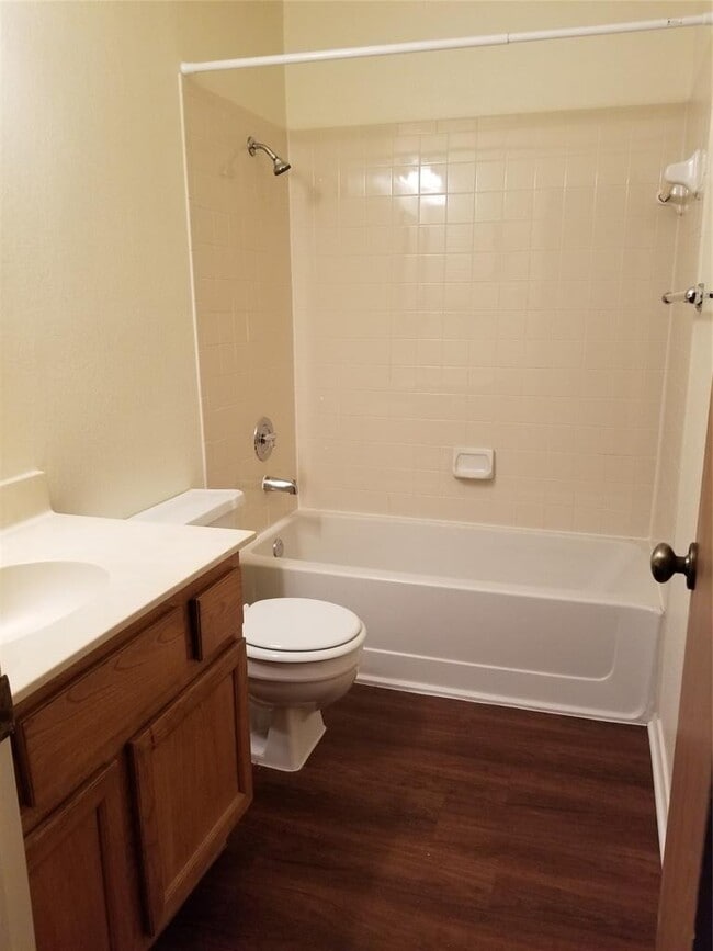 740 Simonetti Dr in Austin, TX - Building Photo - Building Photo