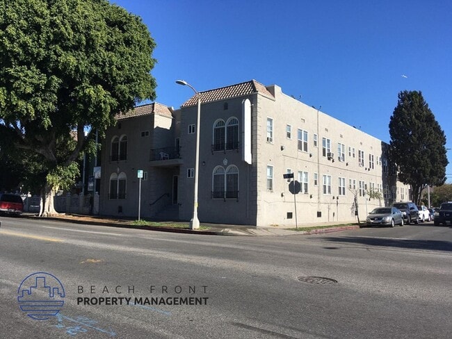 402 N Soto St
