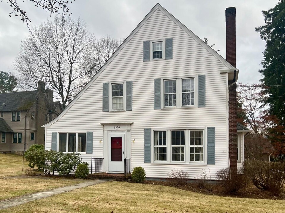 3326 Franklin Ave in Millbrook, NY - Building Photo