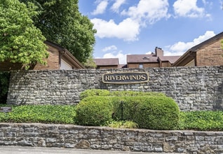 558 Davenport Ave, Unit #8 in Cincinnati, OH - Foto de edificio - Building Photo
