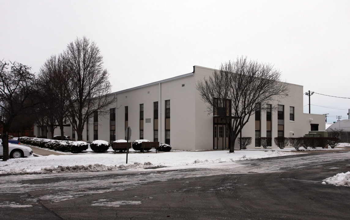 Charles Meadow in Tiffin, OH - Building Photo