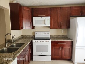 10293 NW 33rd St in Coral Springs, FL - Building Photo - Building Photo