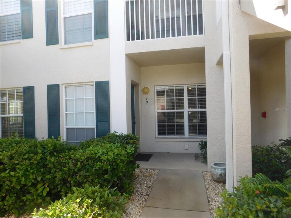 442 Sunset Lake Blvd in Venice, FL - Building Photo