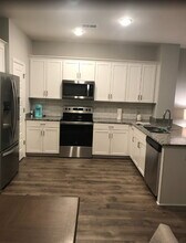 1034 Emery Bay Cir in Hendersonville, TN - Building Photo - Building Photo