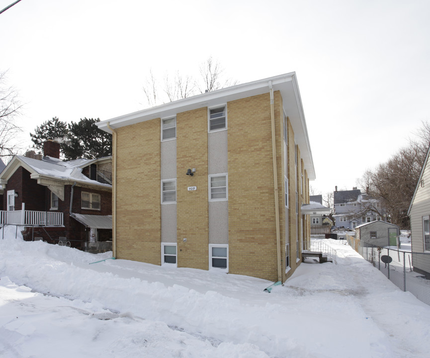 Charleville Apartments in Omaha, NE - Foto de edificio