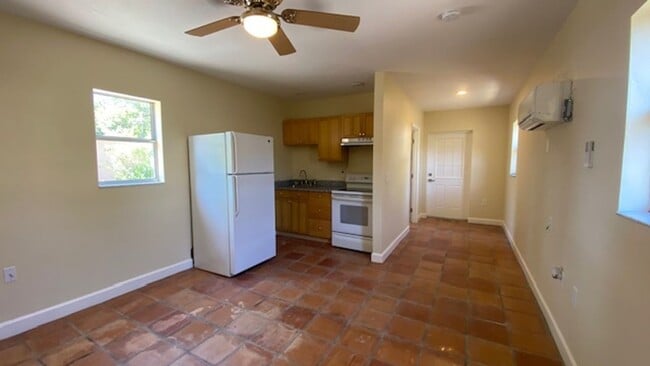 1107 Colleton Dr in Sarasota, FL - Building Photo - Building Photo