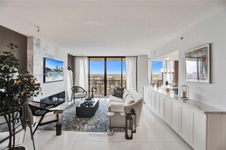 2000 Island Blvd in Aventura, FL - Building Photo - Building Photo