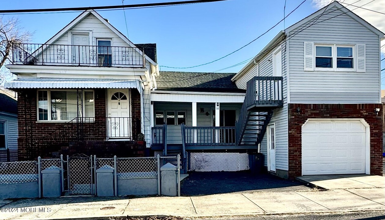 58 Highland Ave in Keansburg, NJ - Building Photo