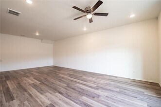 825 S Rupple Rd in Fayetteville, AR - Building Photo - Building Photo