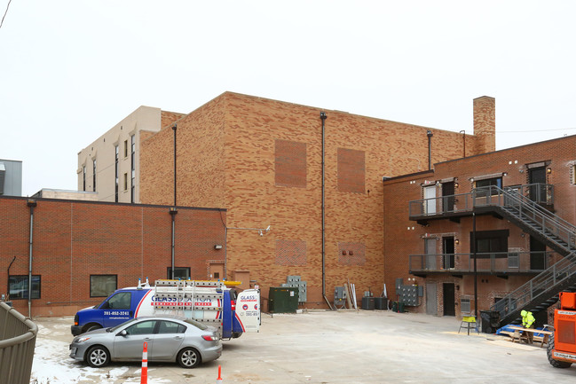 105 1st St SE in Minot, ND - Foto de edificio - Building Photo