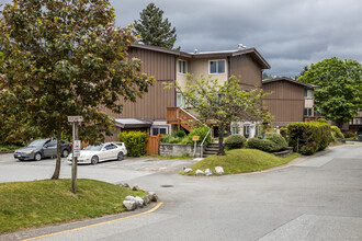 301 Afton Ln in Port Moody, BC - Building Photo - Building Photo