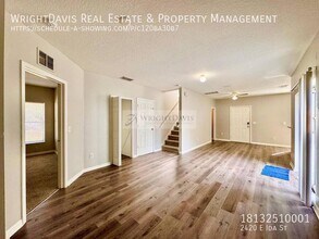 2420 E Ida St in Tampa, FL - Building Photo - Building Photo